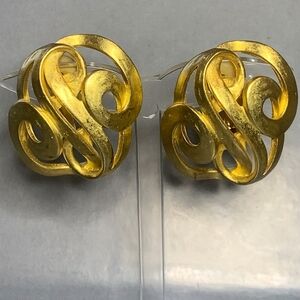 Authentic Erwin Pearl Vintage Gold 1980 Designer Swirl Modern Clip-on Earrings